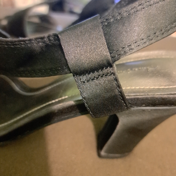 American Eagle Heeled Shoes - Picture 4 of 16